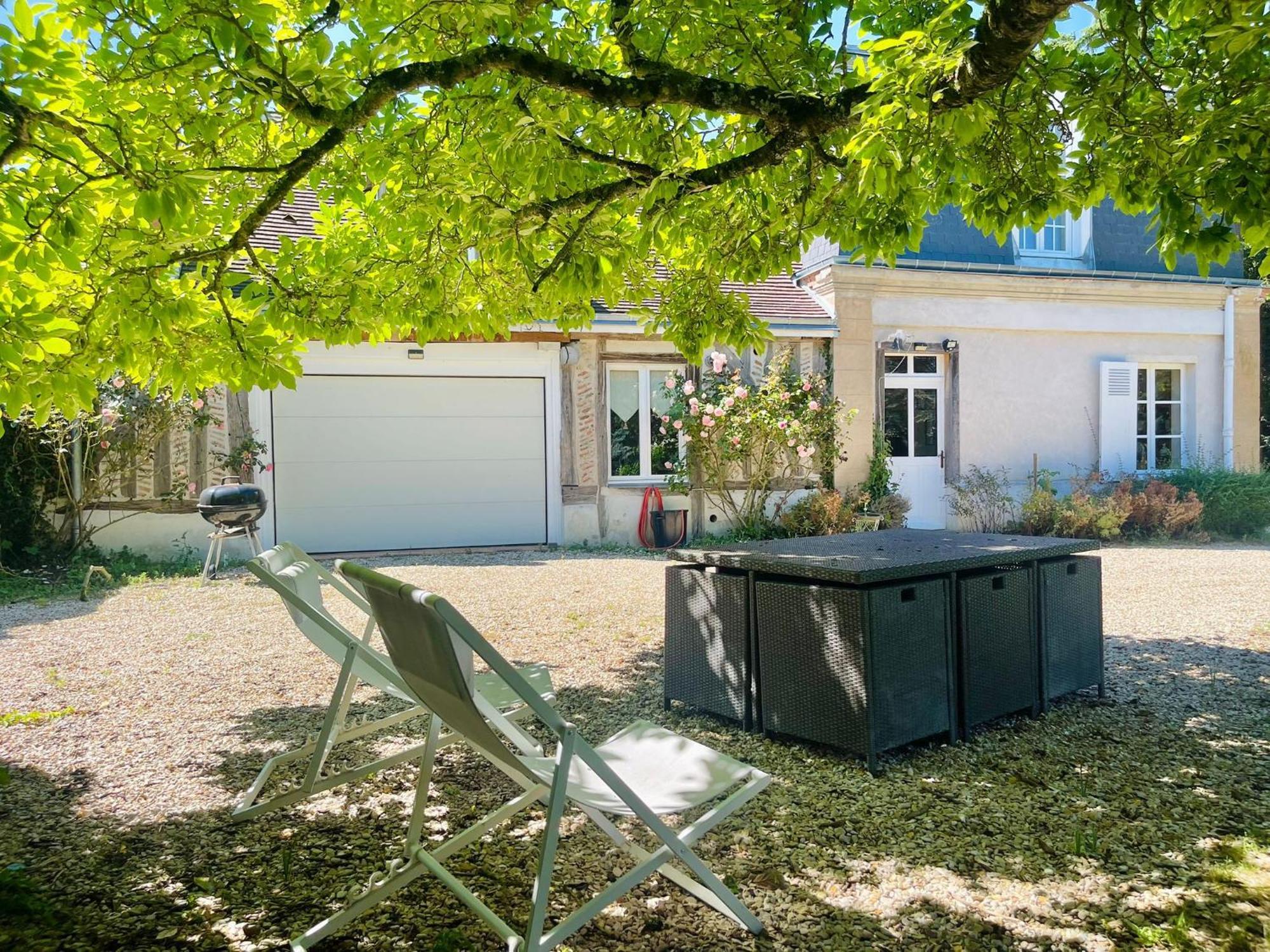 Chateau du cas rouge Neuville-aux-Bois Extérieur photo